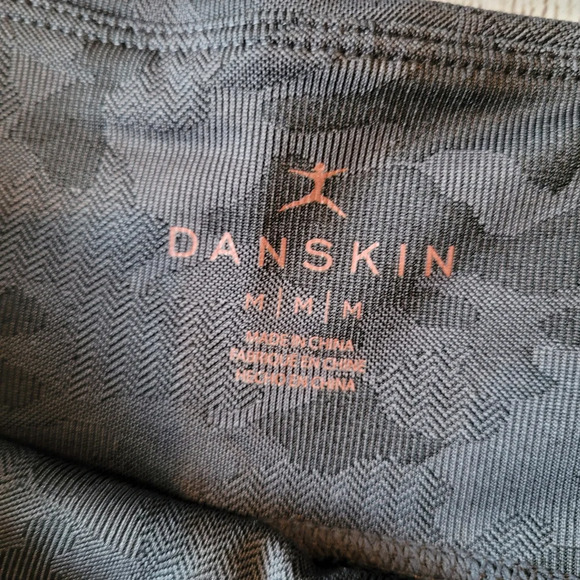 Danskin •Size Medium• Jacquard Camo Hi-Waist Leggings ☆New w/ Tag☆ - Picture 4 of 8